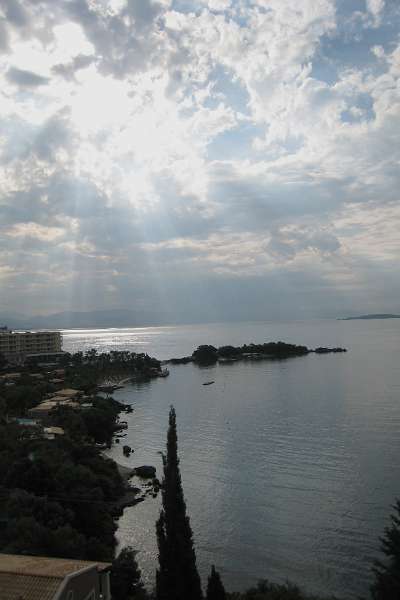 FH_0806_287_IX0198.jpg - Grecotel Eva Palace - view from room 315 - cloudy morning