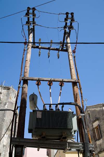 FH_0806_298_5914.jpg - Kérkyra (Corfu City) - Power supply