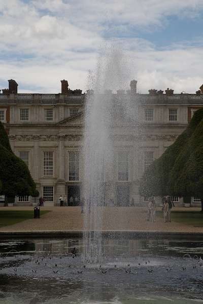 FH_090522_8003.jpg - Hampton Court Palace - Britain - The Great Fountain Garden