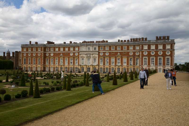 FH_090522_8013.jpg - Hampton Court Palace - Britain - The Privy Garden