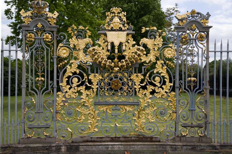 FH_090522_8017.jpg - Hampton Court Palace - Britain - The Privy Garden