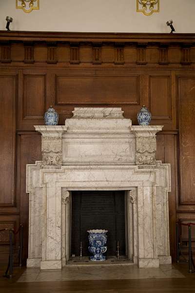 FH_090522_8056.jpg - Hampton Court Palace - Great Britain - Mary II's Appartments