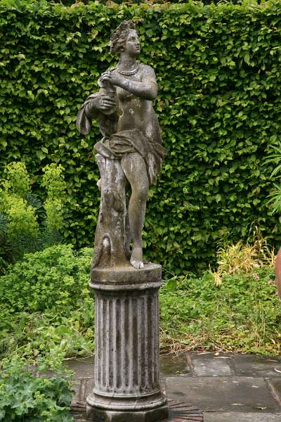 FH_090525_8463.jpg - Sissinghurst Castle Garden - The Lime Walk