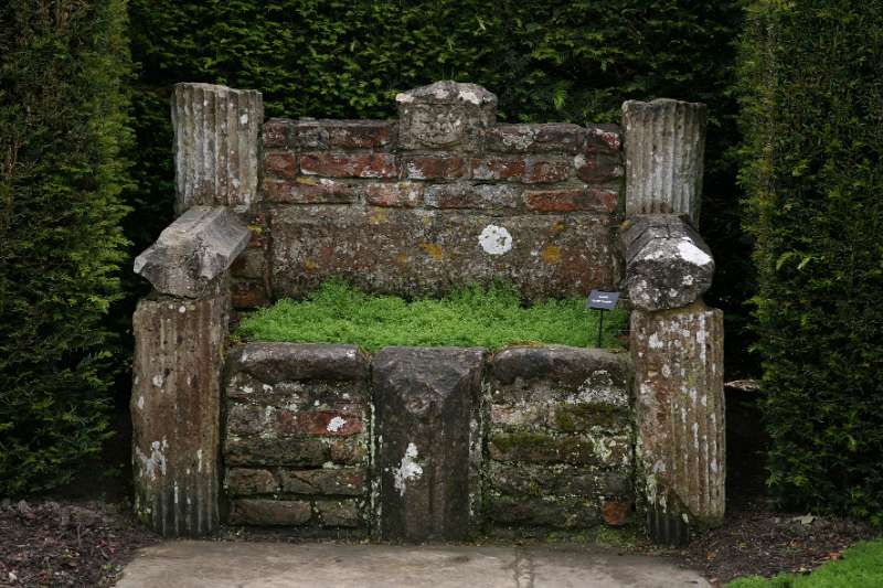 FH_090525_8505.jpg - Sissinghurst Castle Garden - The Herb Garden